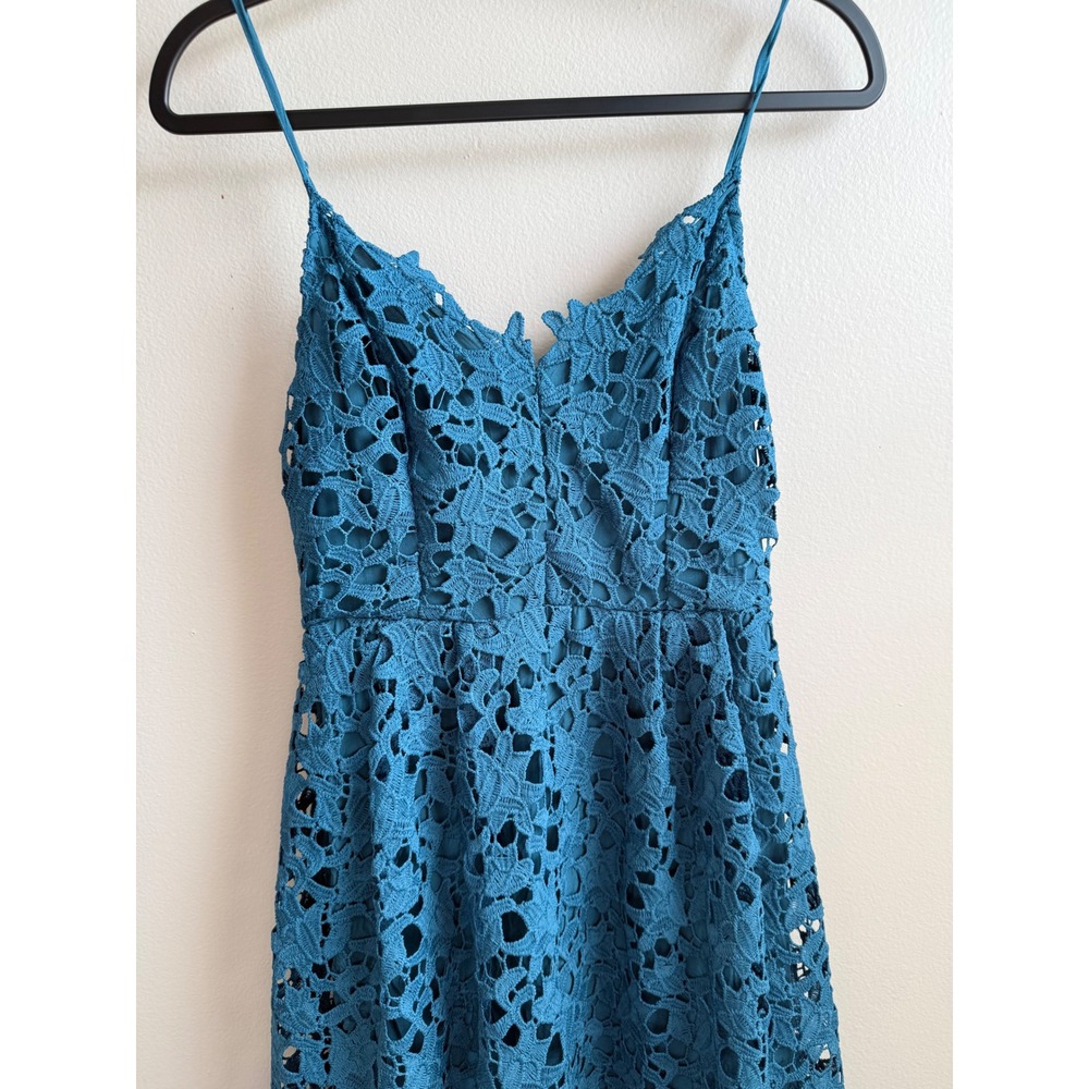 ASTR The Label Teal Blue Floral Lace Midi Dress Sleeveless Cami Wedding Guest M - Picture 4 of 12